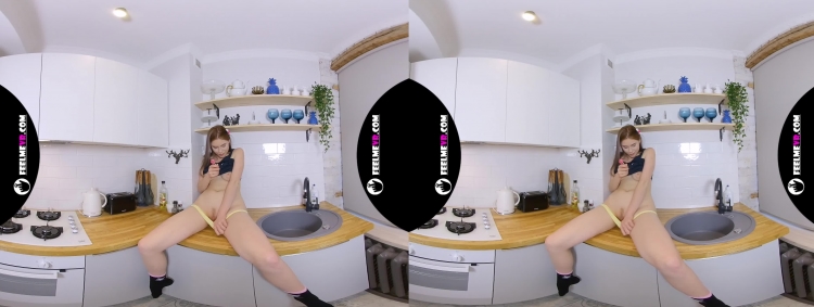 2019-10-03-margarita-young-teen-virtual-3d-strip-in-kitchen