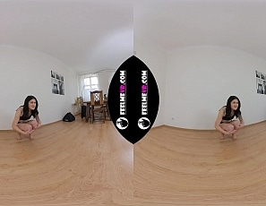 2021-08-04-180vr-video-with-sexy-milf-lavra-poses-naked-with-open-legs