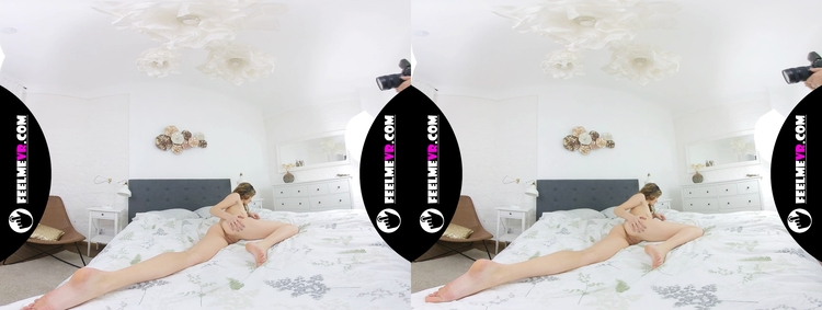 2021-08-25-in-virtual-180vr-3dvideo-teen-girl-jossi-poses-naked-with-open-legs
